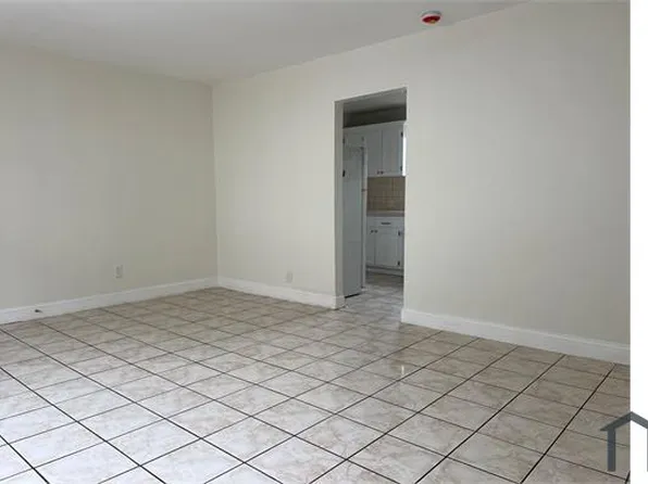 817 W 84th St APT 4, Los Angeles, CA 90044