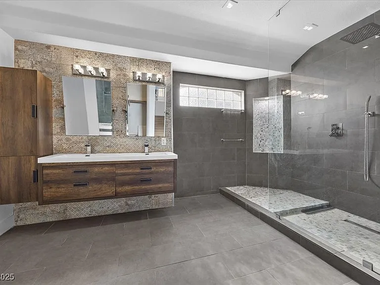 6332 Peggotty Ave — Photo 34