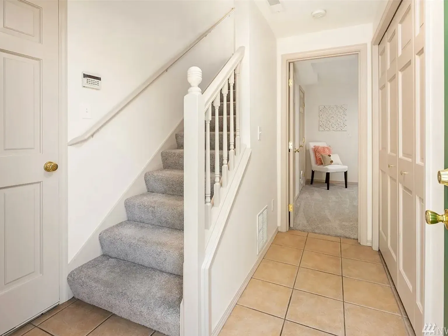 3 bed, 2.5 bath, 1540 sqft, $4,000 — Photo 2