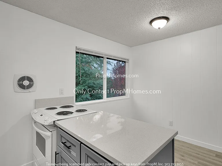 714 9th St — Photo 8