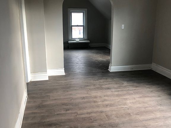 3rd image of 204 Geary St #2