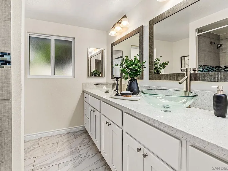2735 Alexander Dr — Photo 20