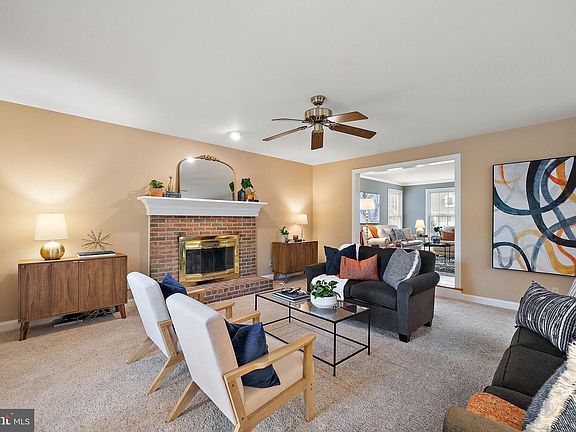 5th image of 13 Bromley Ct