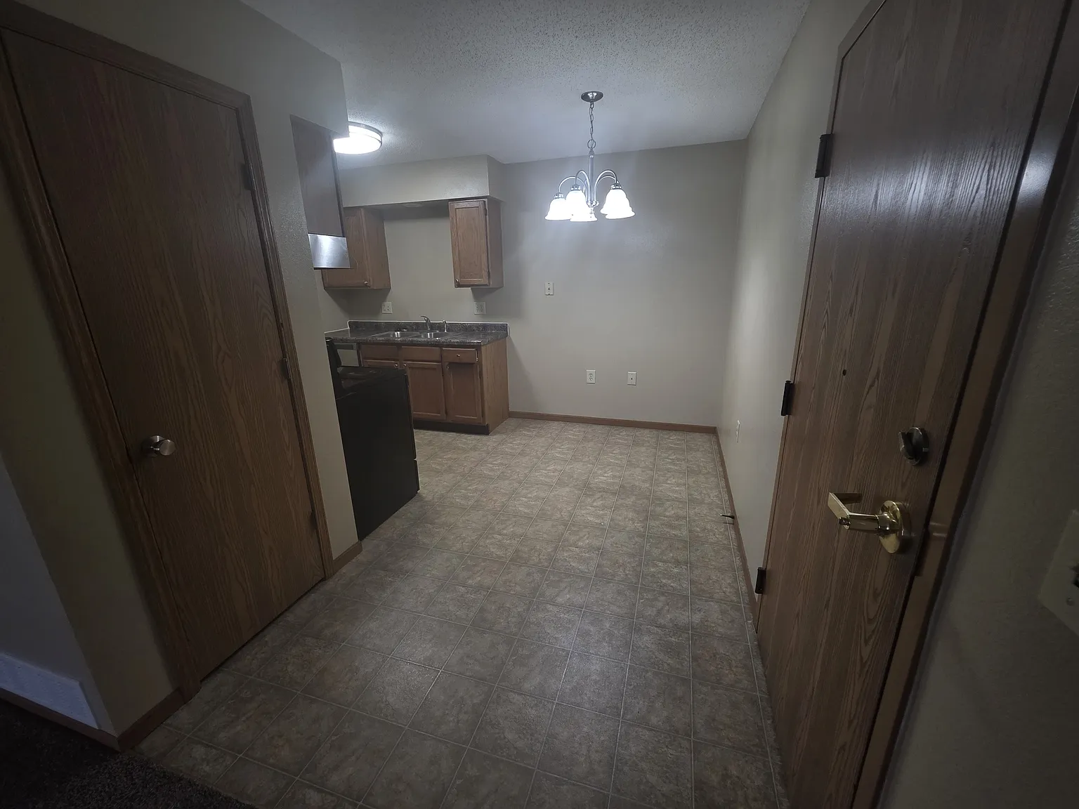 1 bed, 660 sqft, $1,045 — Photo 2