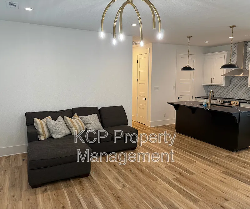 2 bed, 2.0 bath, 1249 sqft, $2,195 — Photo 3
