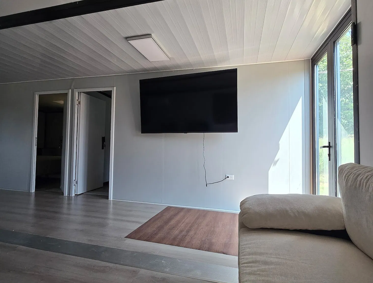 3 bed, 1.0 bath, $2,974 — Photo 3