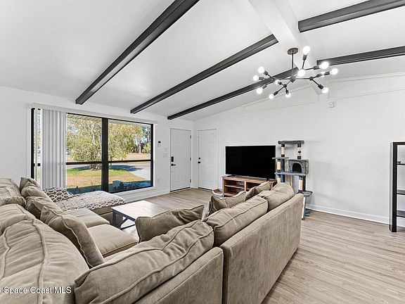 5th image of 1056 Noreen Blvd