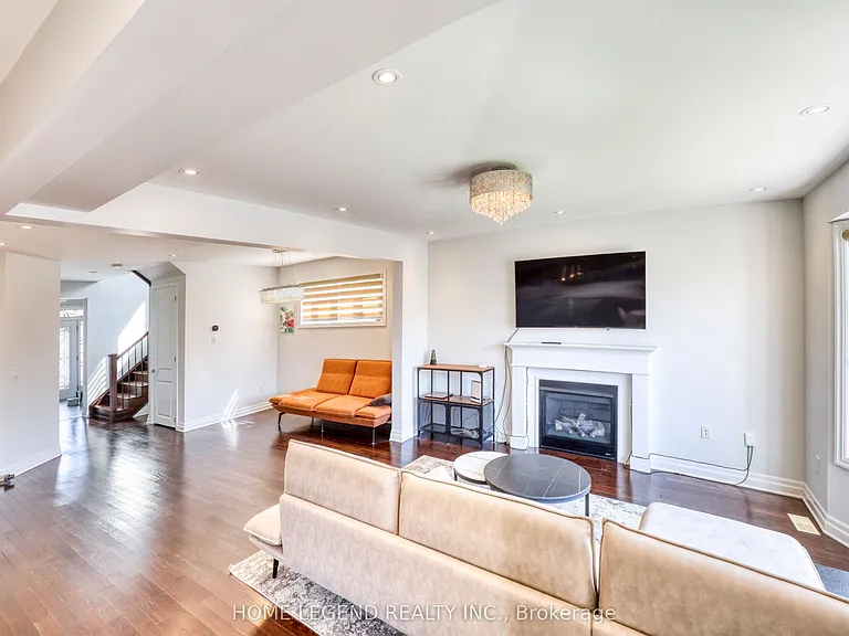 76 Thomas Phillips Dr — Photo 4