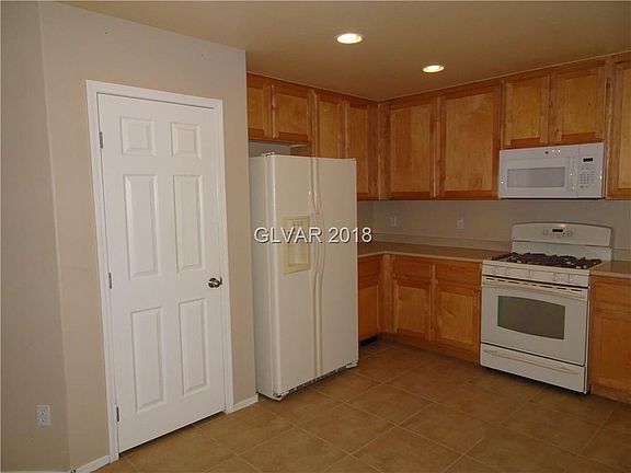 4th image of 8281 New Leaf Ave