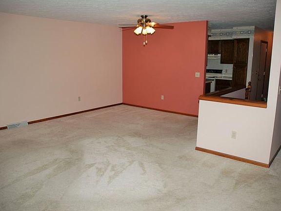 3rd image of 545 Groveland Dr