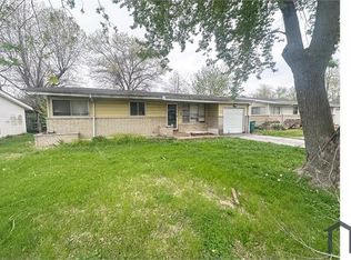 10111 Viscount Dr, Saint Louis, MO 63136