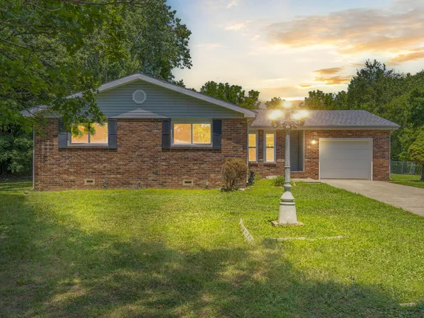 510 Golubski Avenue, Pierce City, MO 65723
