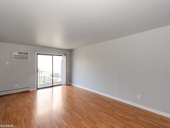 2nd image of 31 Washington Blvd APT 206