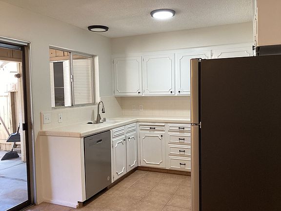 5th image of 3757C N Fruit Ave