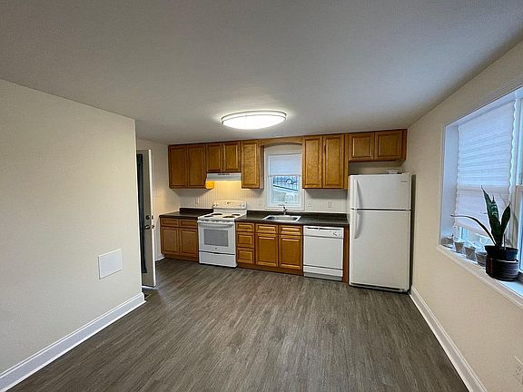 4th image of 221 High St APT 2