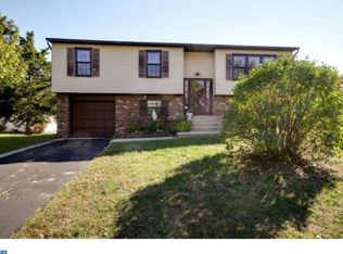 12 Chatham Ct, Berlin, NJ 08009