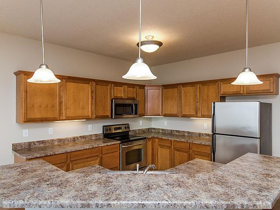 5th image of 410 Glenmoor Pl