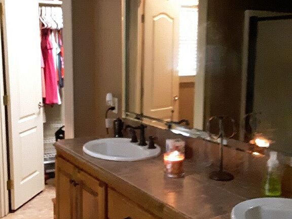 3rd image of 412 Mill Pond Dr