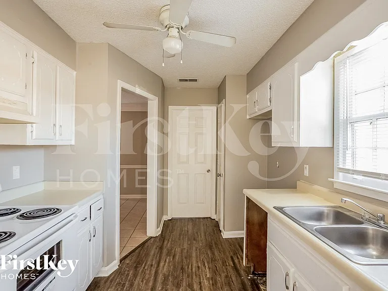 4644 Winter Park Dr — Photo 7
