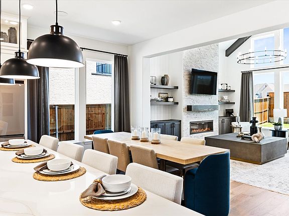 20-2003 Euclid Dr-20