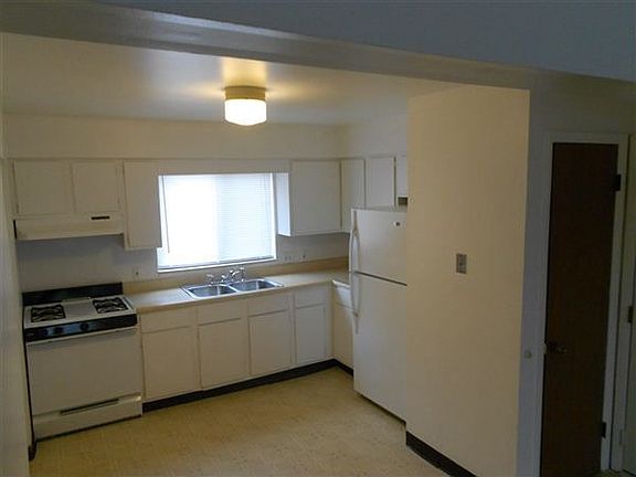 Upper Kitchen & Nook