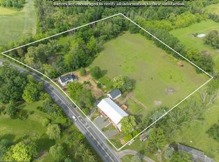 639 Old Airport Rd, Douglassville, PA 19518