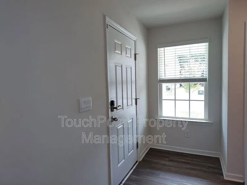 4 bed, 2.5 bath, 1554 sqft, $2,095 — Photo 3