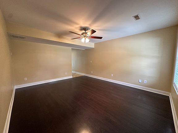 2nd image of 839 Melanie Ln
