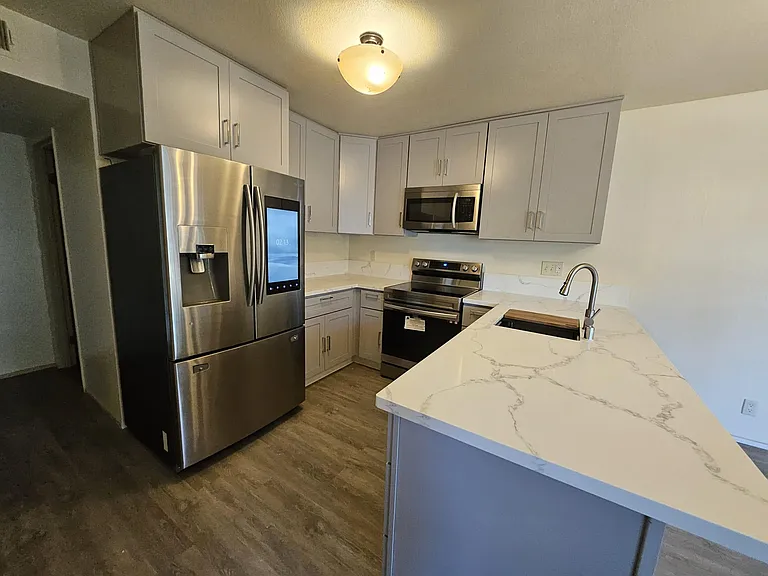 5154 Greenberry Dr — Photo 6