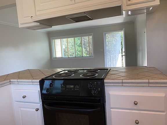 Outstanding GE Range/Oven