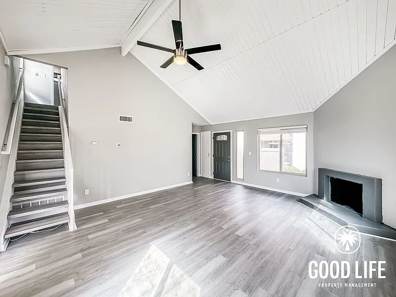 3 bed, 2.0 bath, 1373 sqft, $3,550 — Photo 4