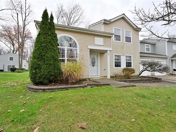 38 Woodbury Ln, Northfield, OH 44067