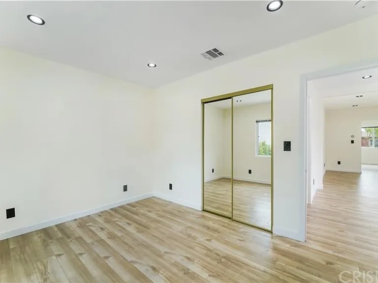 2025 N Pass Ave — Photo 14