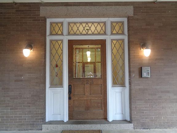 2nd image of 223 S Cherry St #14987