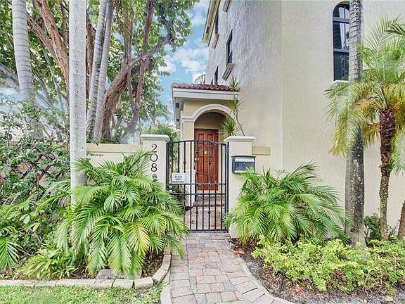 3rd image of 208 NE 13th Ave #208