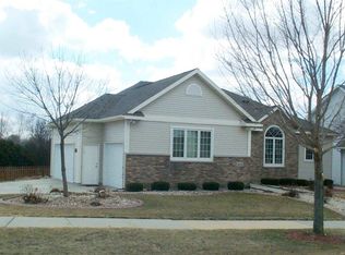 414 Badger Ln, Waunakee, WI 53597