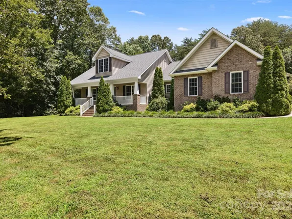 288 Grapevine Cir, Taylorsville, NC 28681