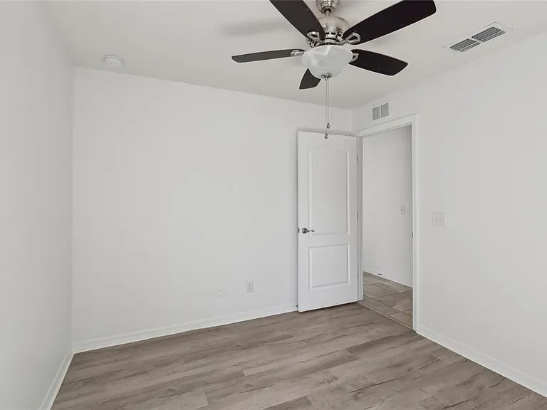 109 James Cir — Photo 17