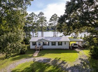 566 Paradise Island Dr, Defuniak Springs, FL 32433