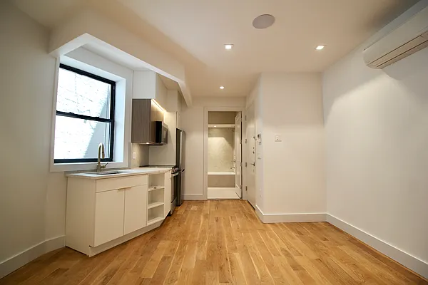 Rented by Hagstrom Management Inc | media 52