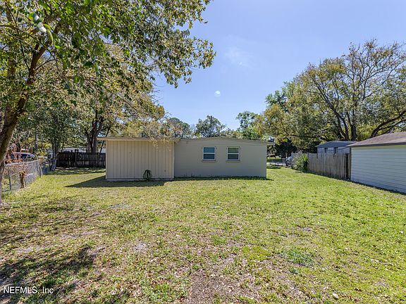 4th image of 1914 BROOKVIEW Drive S