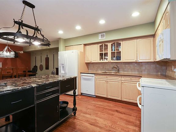 4th image of 31 Jennings Ln