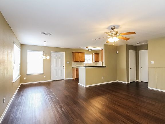 3rd image of 408 Joyce Way