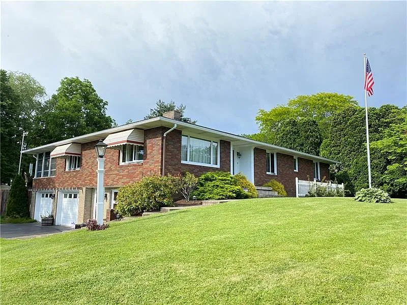 10 Evergreen Dr photo 1