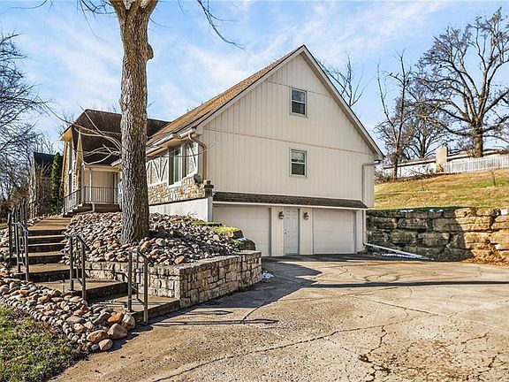 4th image of 904 Blueberry Ln