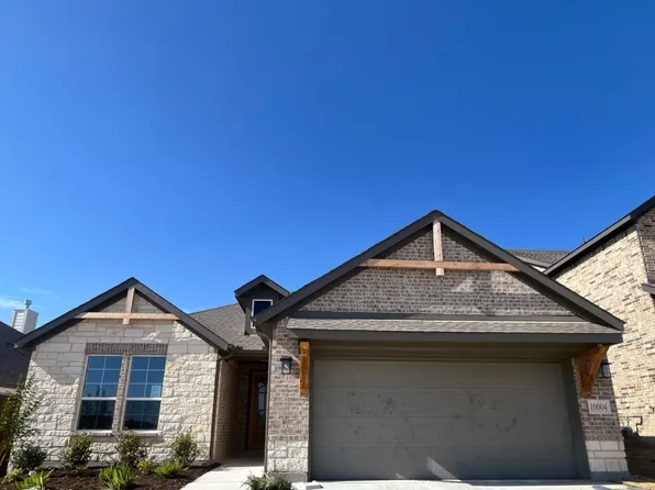 10004 Birchpoint Dr, Fort Worth, TX 76108