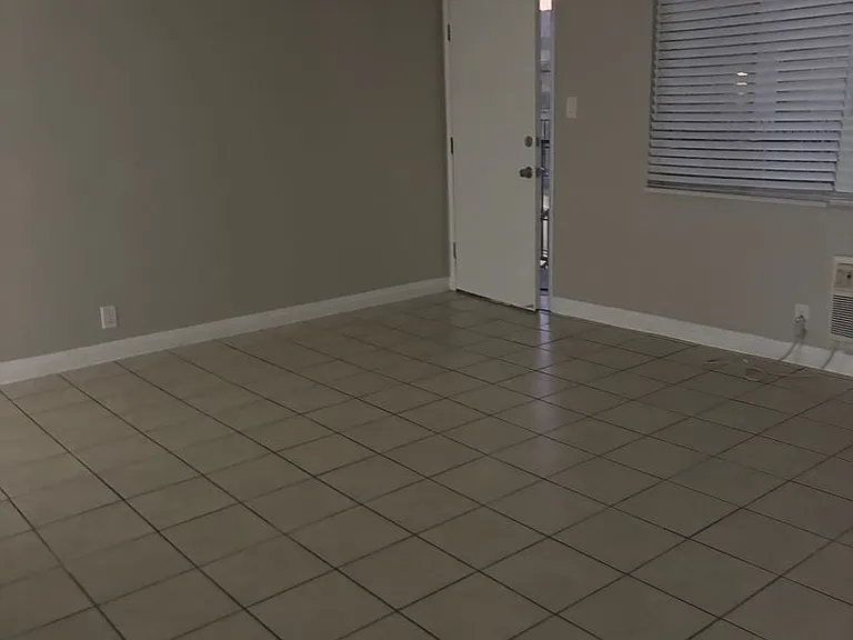 Renovated 2 Bedroom 1 Bathroom — Photo 13