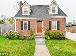 2754 Summerfield Rd, Falls Church, VA 22042