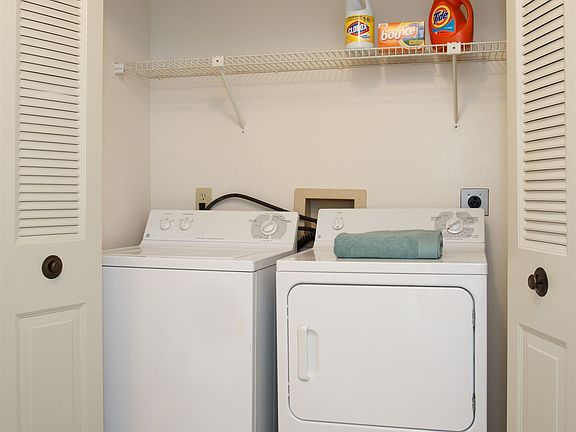 CedarLakesApartments_1bd_09_HighRes