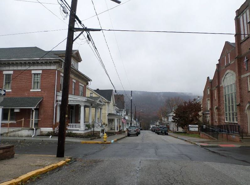 2nd image of 200 East St